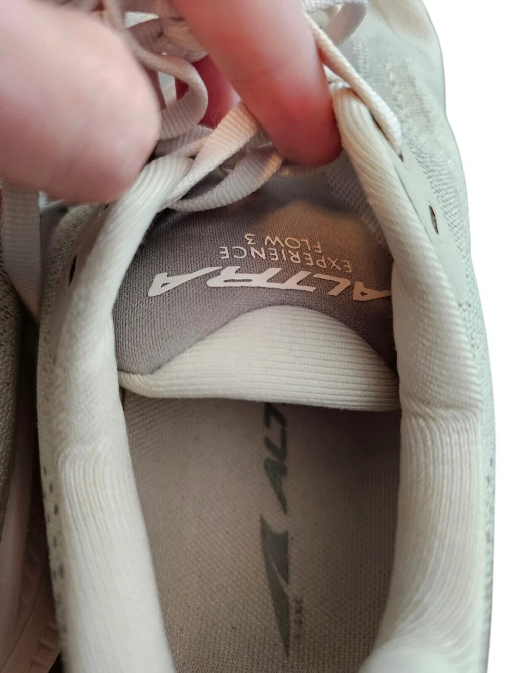 Altra Women's Sz 9.5 Experience Flow 3 road running shoes in a light grey